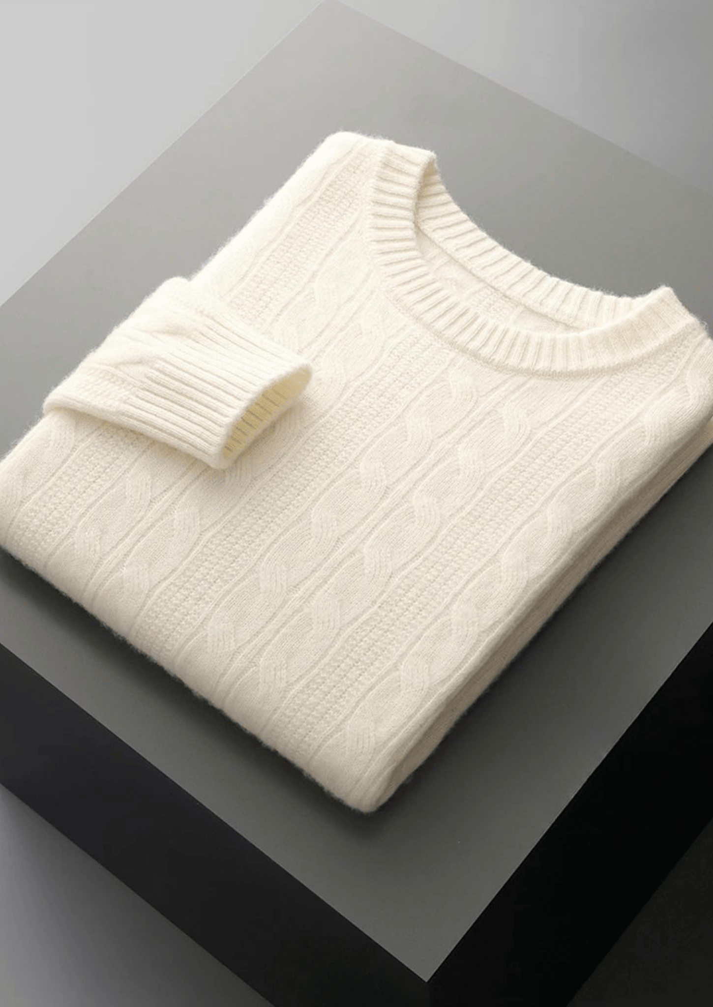 PURE EXTRA - FINE MERINO WOOL CABLE CREWNECK - Derada