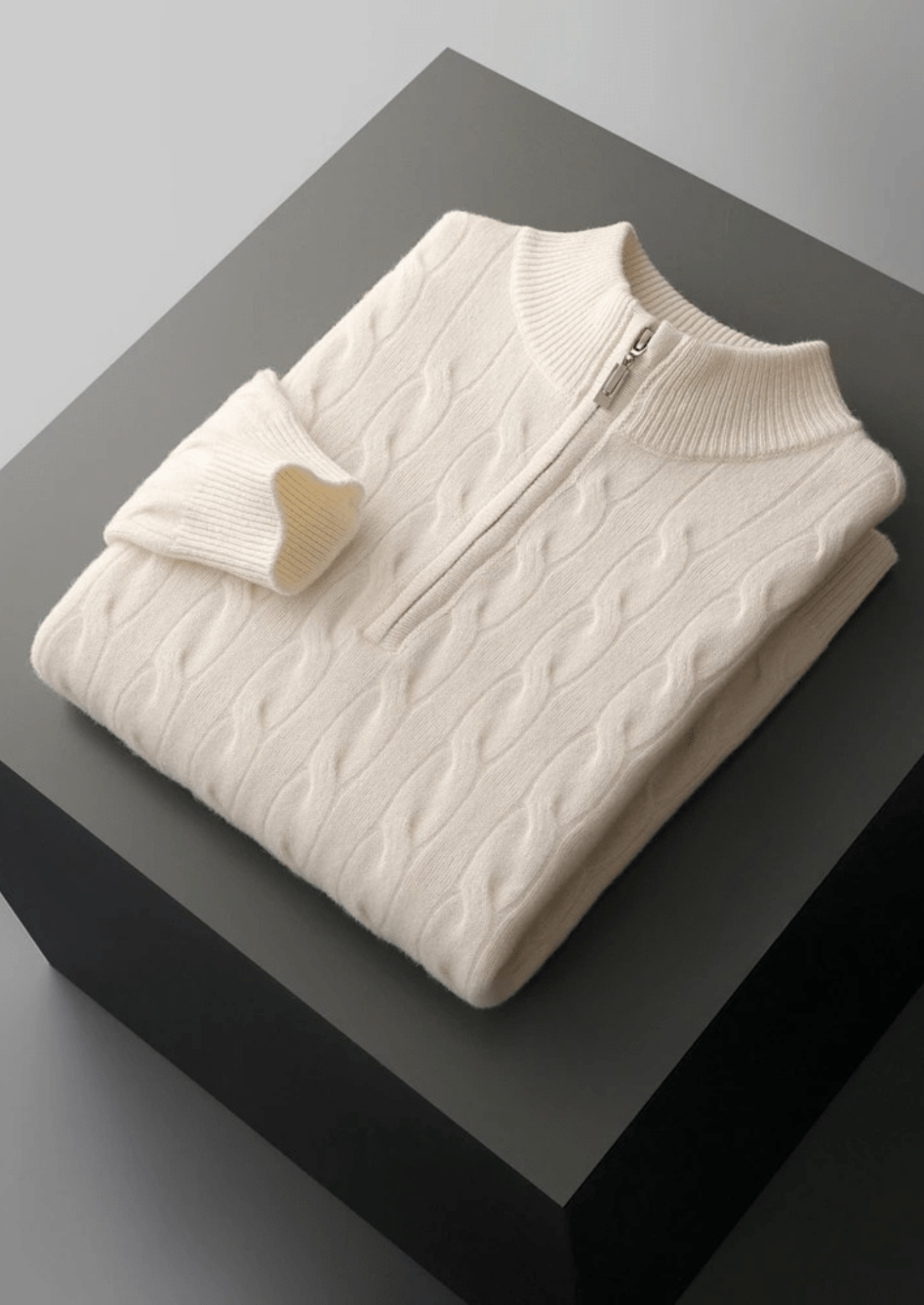 PURE EXTRA - FINE MERINO WOOL CABLE HALF ZIP - Derada