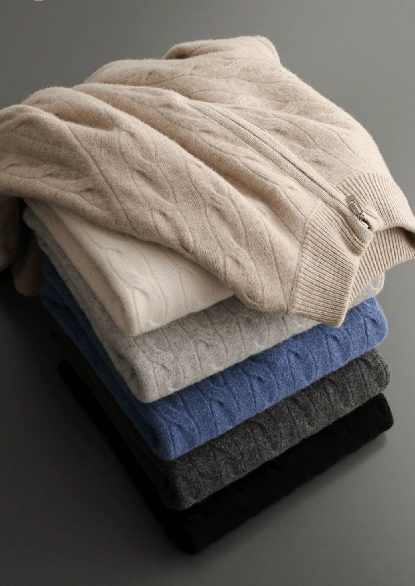 PURE EXTRA - FINE MERINO WOOL CABLE HALF ZIP - Derada